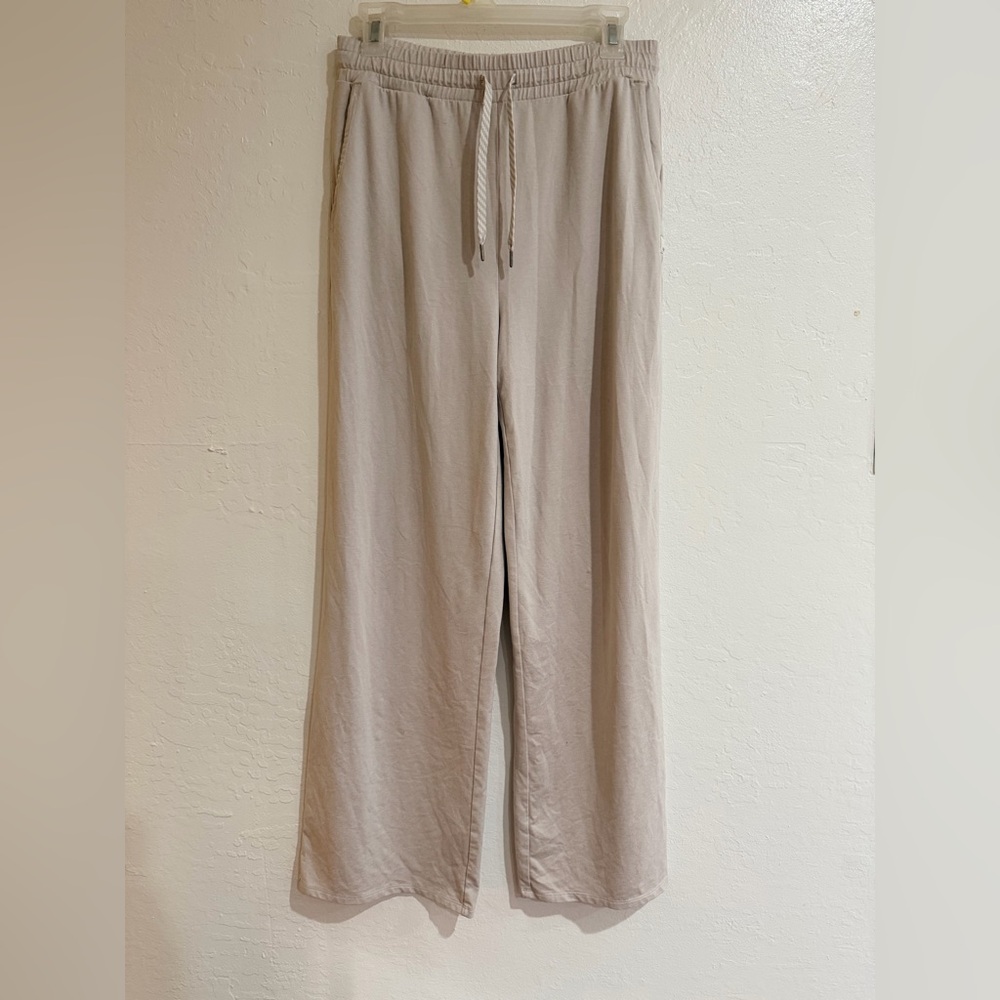 Vuori Cream Ecru Heather Halo Essential Wideleg Relaxed-Fit Long Pants size M - Picture 2 of 9